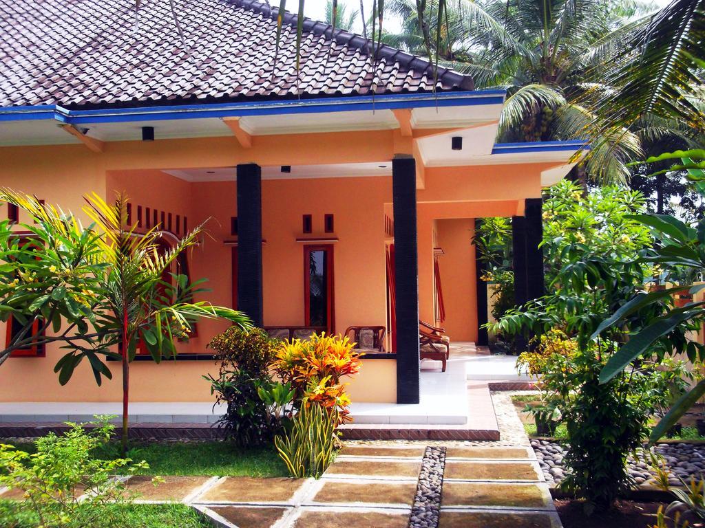 Ragha Homestay Batukaras Exterior foto